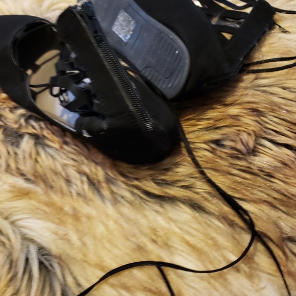 Shoes - Picture 2 of 3